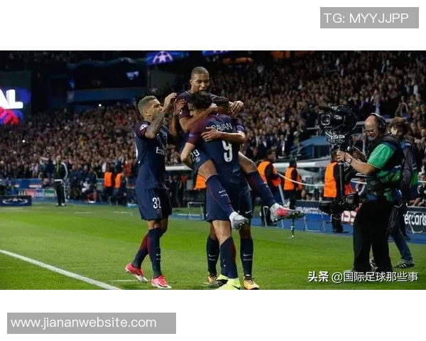 皇萨仁巴黎等队争抢16岁中场艾希霍恩赫塔要价2000万欧元