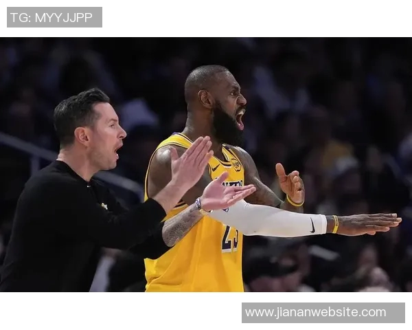 八村塁绝杀前里夫斯强攻扳平比分回防怒喷裁判展现巨星气质